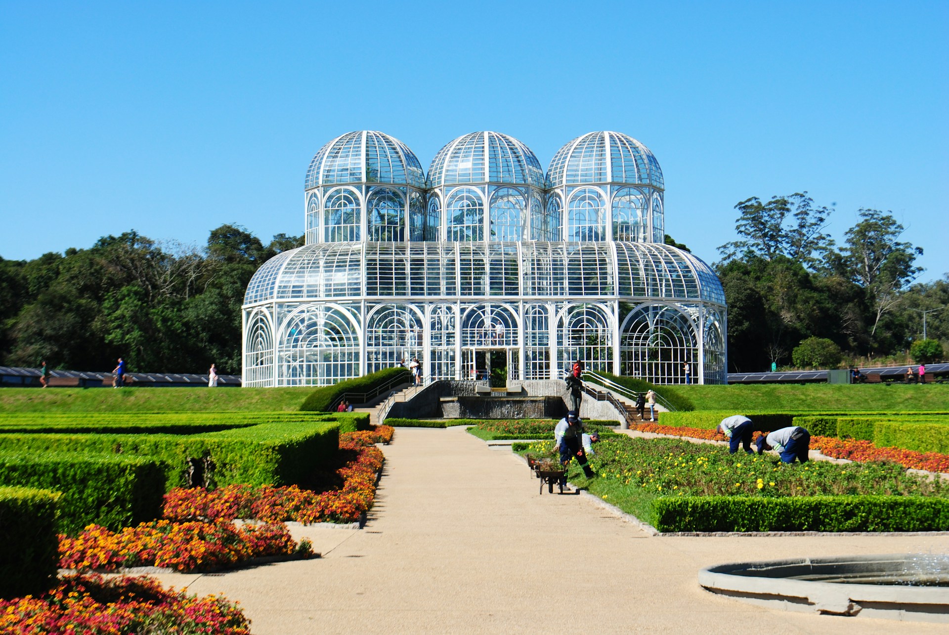 Vista panorâmica de Curitiba com Jardim Botânico e áreas verdes da cidade