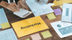 O que faz o departamento de marketing, afinal